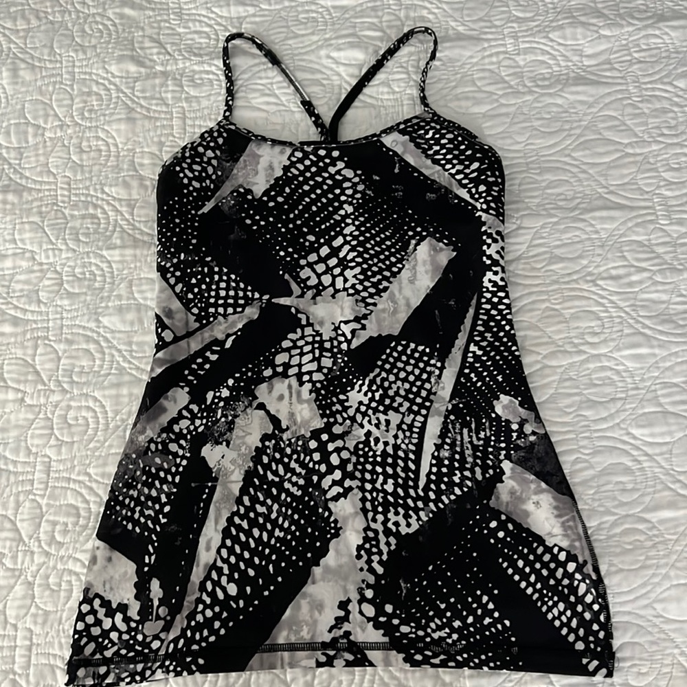 Lululemon tank top size 6